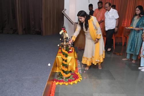 Lighting-the-divine-lamp-by-Dr-Ashwini-Purohit-Director-AIMS-Nagpur
